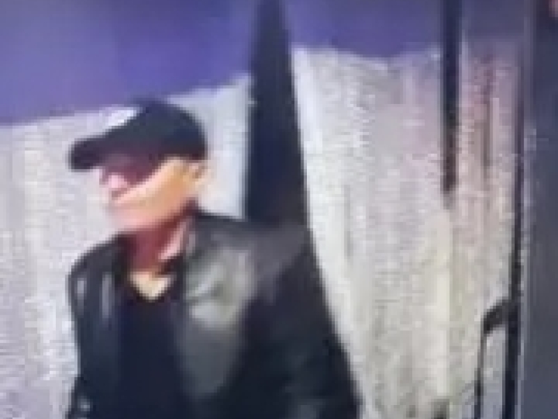 Laurent Baffie traverse le rideau aluminium MC®