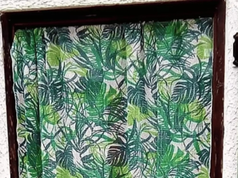 Rideau de porte Marseillais